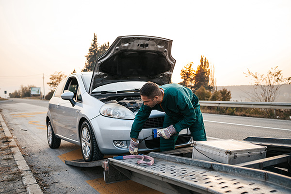 How Do I Know When My Car Isn’t Safe to Drive and Needs a Tow?